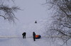Сноуборд, лыжи, ватрушка и т.д.